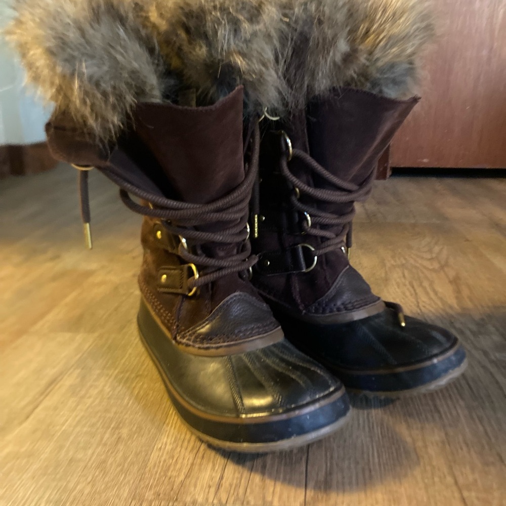 Sorel Women's Dark Brown and Black Winter Boots